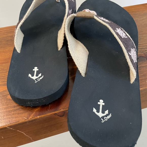J Crew turtle flip flops size 7 - Picture 5 of 7